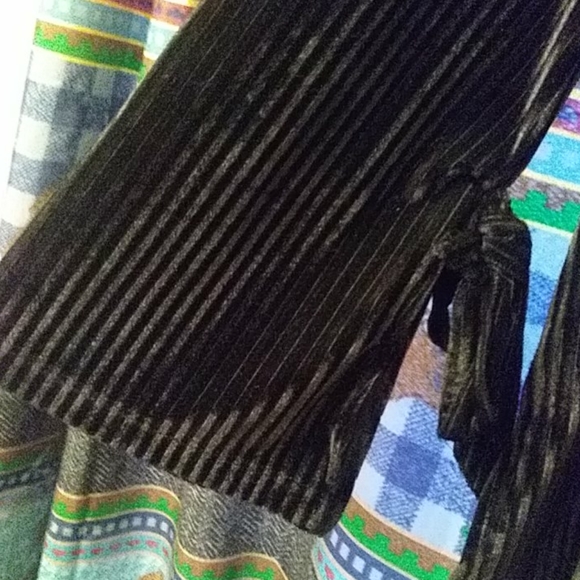 Nanette Lepore  XL Bell Sleeve w/ Bows - Picture 5 of 8